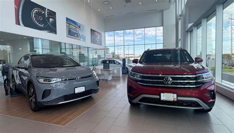 Kelly volkswagen - Kelly VW Customer Peter Robbins talks about his experience with Product Specialist George Sousa. Hear three specific things Peter really likes about our...